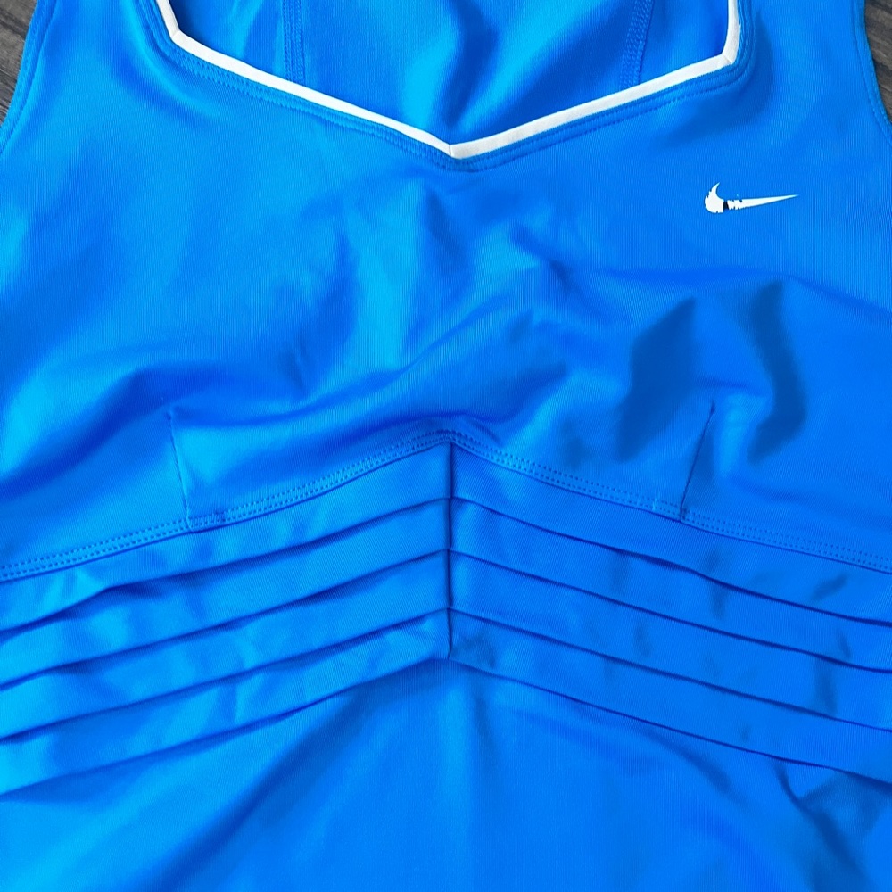 Nike dri fit workout top